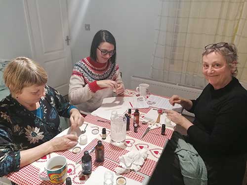 Making-face-cream Making-face-cream
